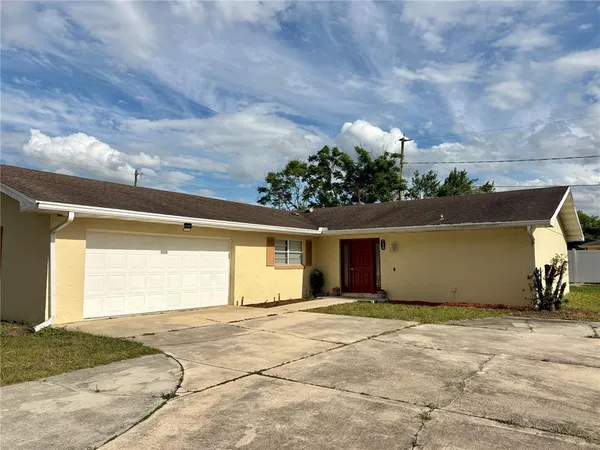a view of a garage