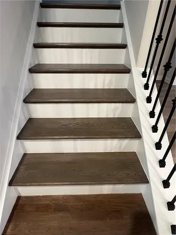 a view of a livingroom with an empty space