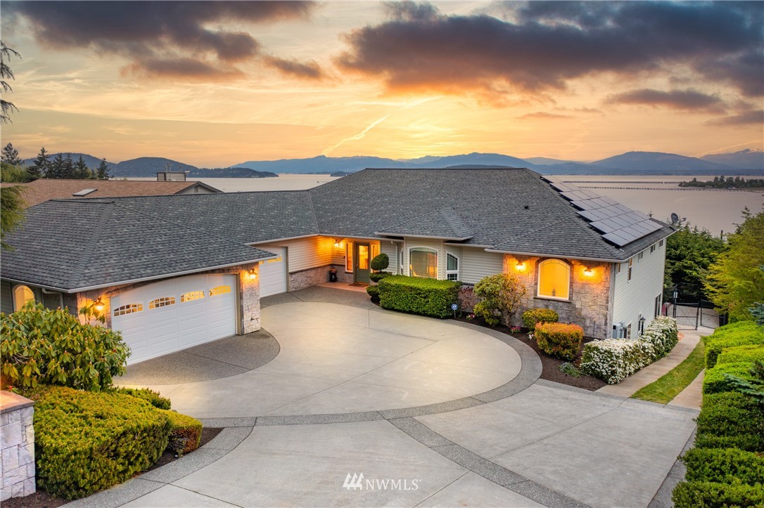 a view of house and outdoor space