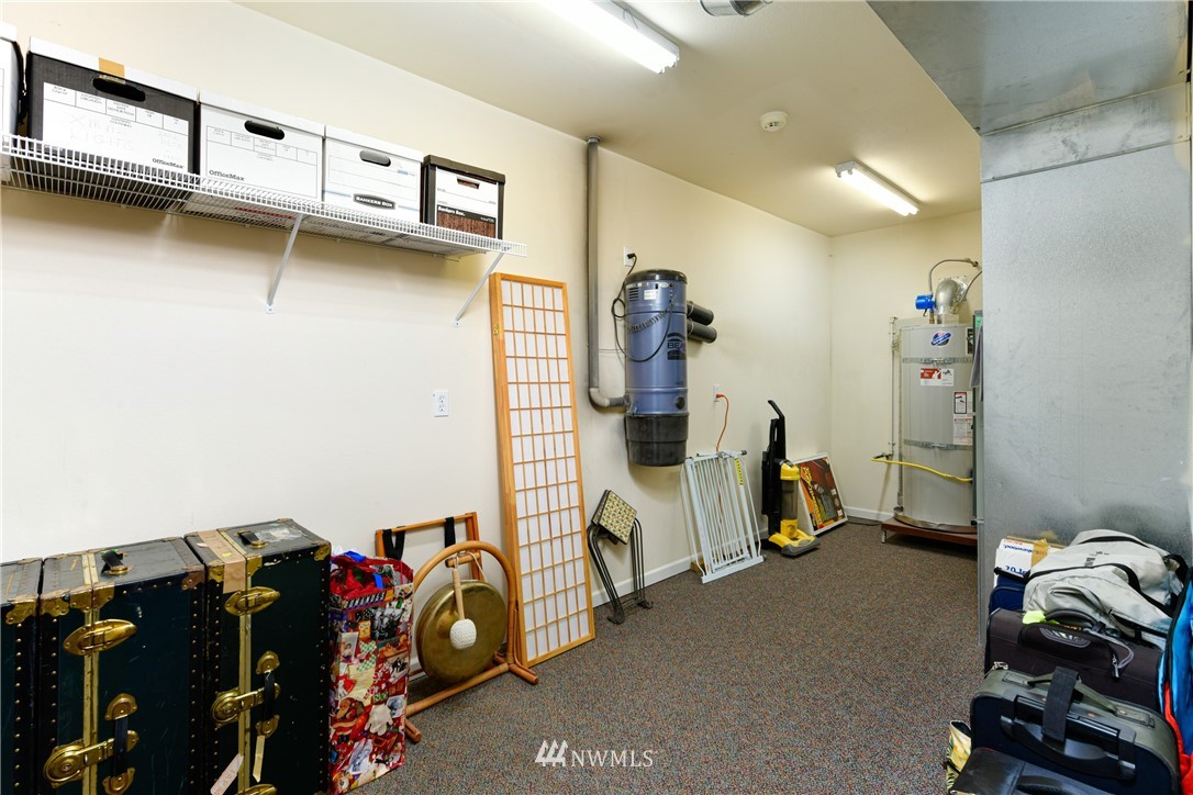 4203 Mitchell Drive Anacortes, WA 98221 - Photo 27 of 38 a view of a room with gym equipment