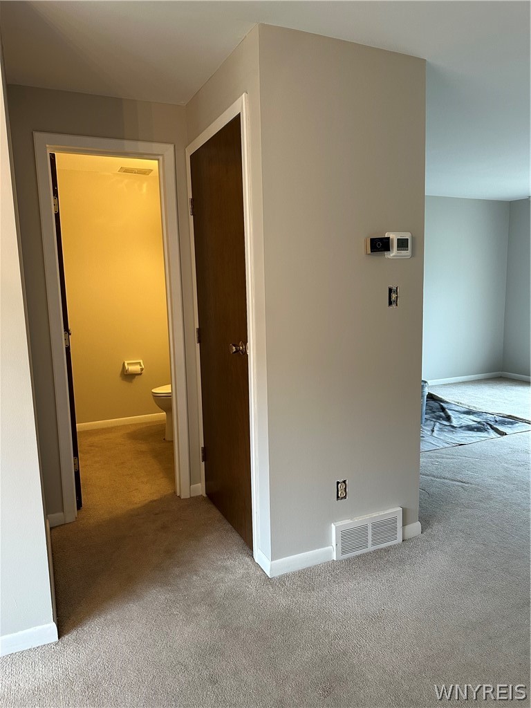 304 Charlesgate Circle Amherst, NY 14051 - Photo 6 of 26 1/2 bath first floor