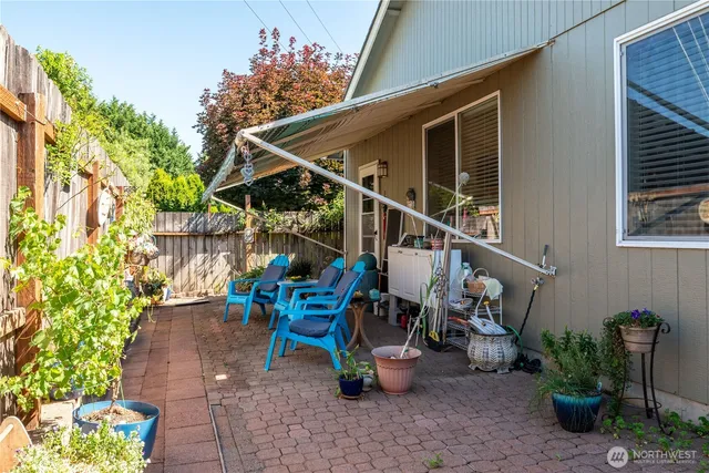 a view of deck with patio