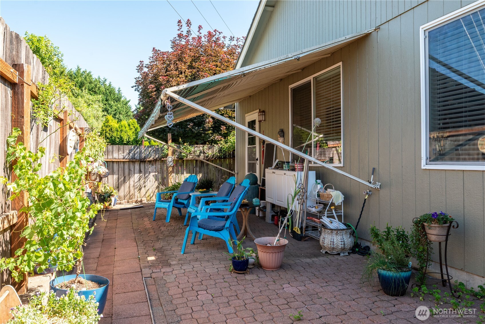 5562 Solo Point Drive Longview, WA 98632 - Photo 27 of 37 a view of deck with patio