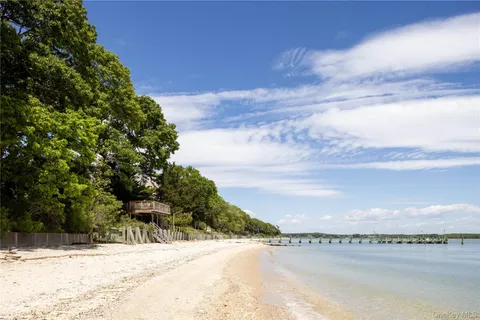 $1,995,000 | 680 Private Road, Unit 17, Southold, NY 11971