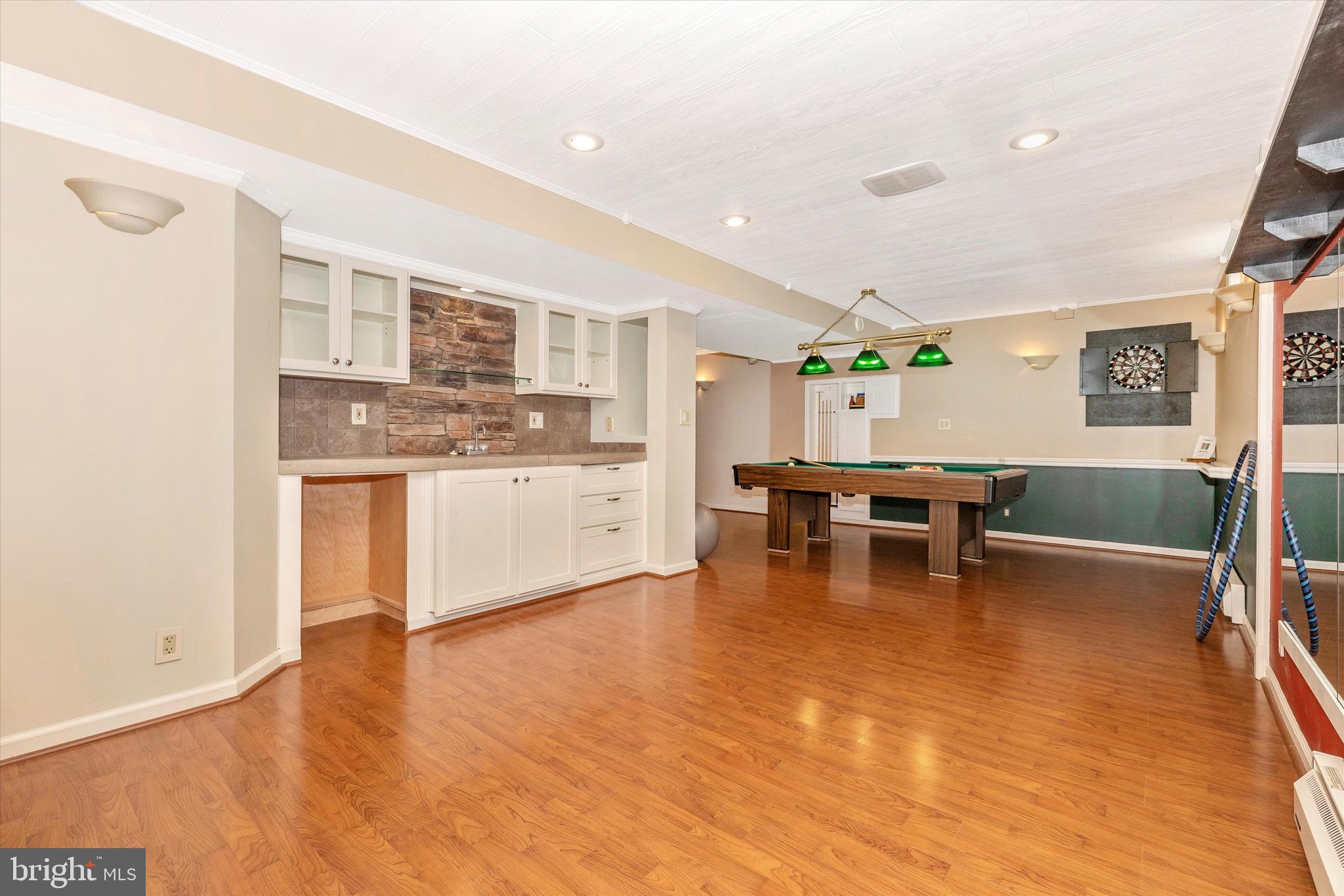 18840 Falling Star Road Germantown, MD 20874 - Photo 41 of 68 wet back with built in with lighting
