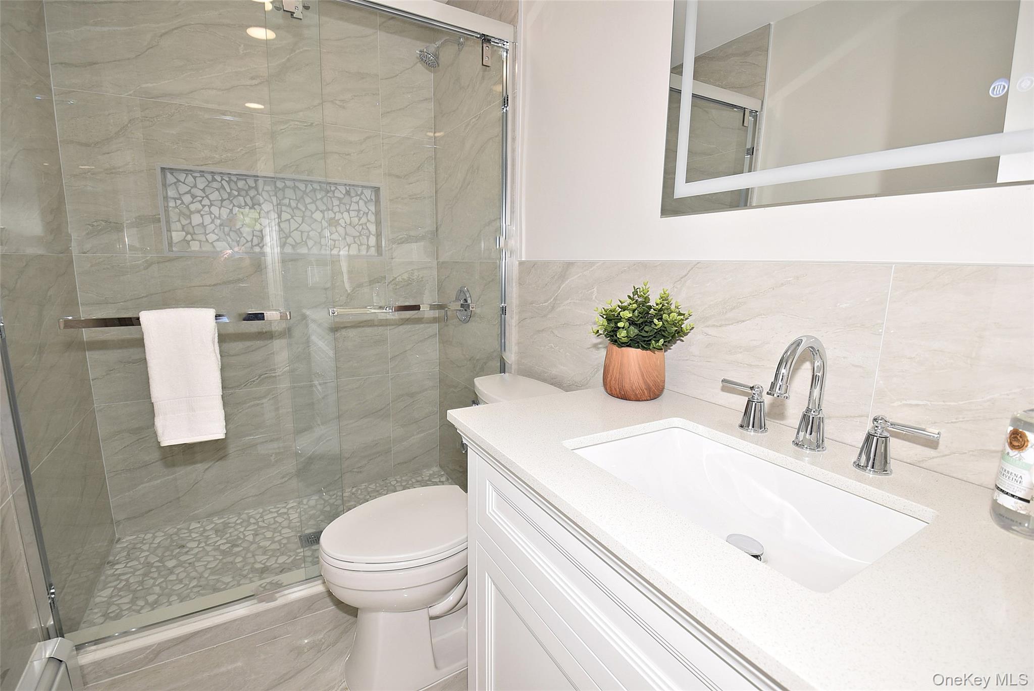 4195 Florence Road Bethpage, NY 11714 - Photo 20 of 23