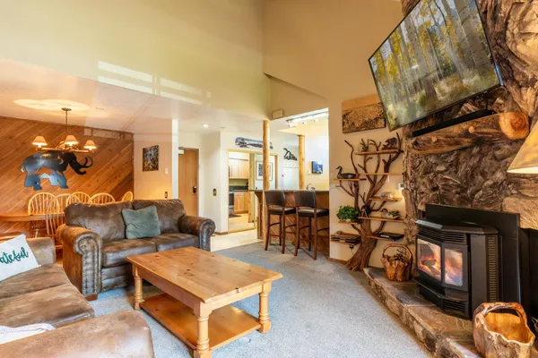 $600,000 | 865 Majestic Pines Drive, Unit 318, Mammoth Lakes, CA 93546