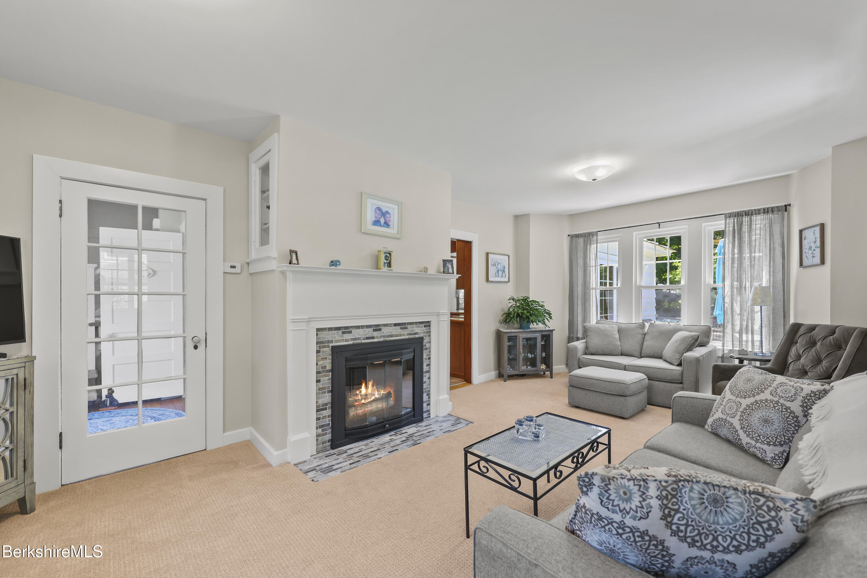 61 Harding Street Pittsfield, MA 01201 - Photo 9 of 48 40 Living Room