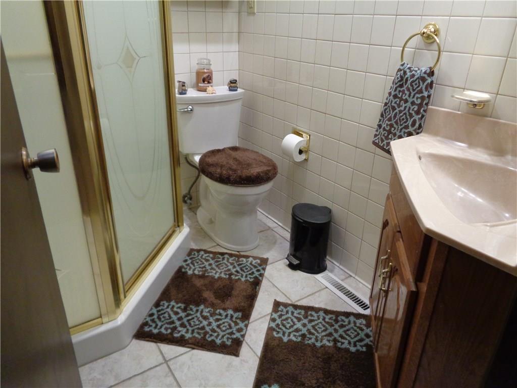 321 Spring Road Belle Vernon, PA 15012 - Photo 15 of 25 2ND FULL BATH
