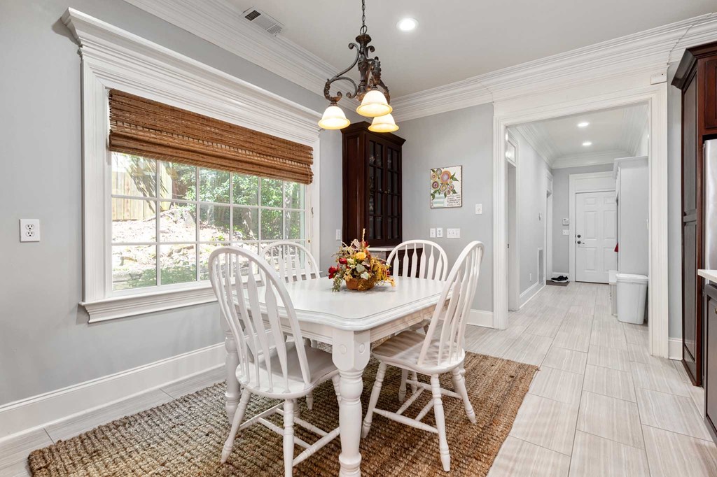 306 Cascade Road Columbus, GA 31904 - Photo 26 of 67 Breakfast Area