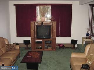 2010 Terwood Road Huntingdon Valley, PA 19006 - Photo 3 of 6 Gallery Image 3