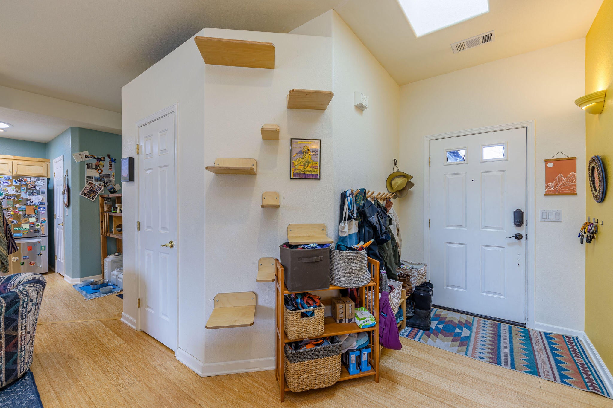 252 Jared Court Phoenix, OR 97535 - Photo 7 of 59 Entryway
