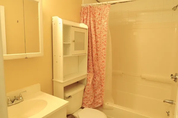 $2,400 | 102 Orleans Street, Unit 2, Boston, MA 02128