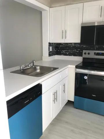 $240,000 | 438 Northeast 210th Cir Terrace, Unit 2034B, Miami, FL 33179