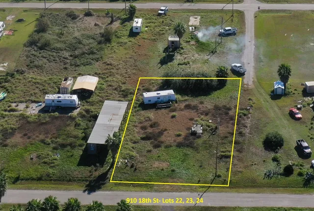 $61,100 | 910 18th Street, Port Bolivar, TX 77650