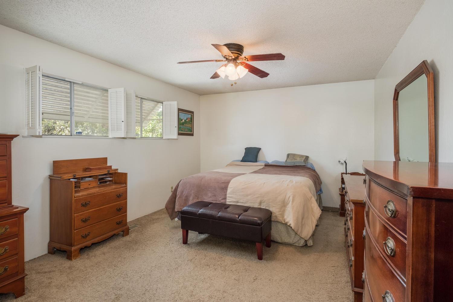 1097 West Flora Avenue Reedley, CA 93654 - Photo 8 of 21