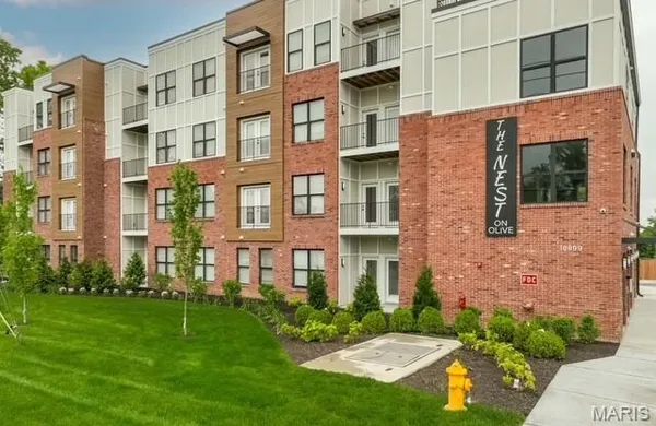 $2,299 | 10809 Olive Boulevard, Unit 304, Creve Coeur, MO 63146