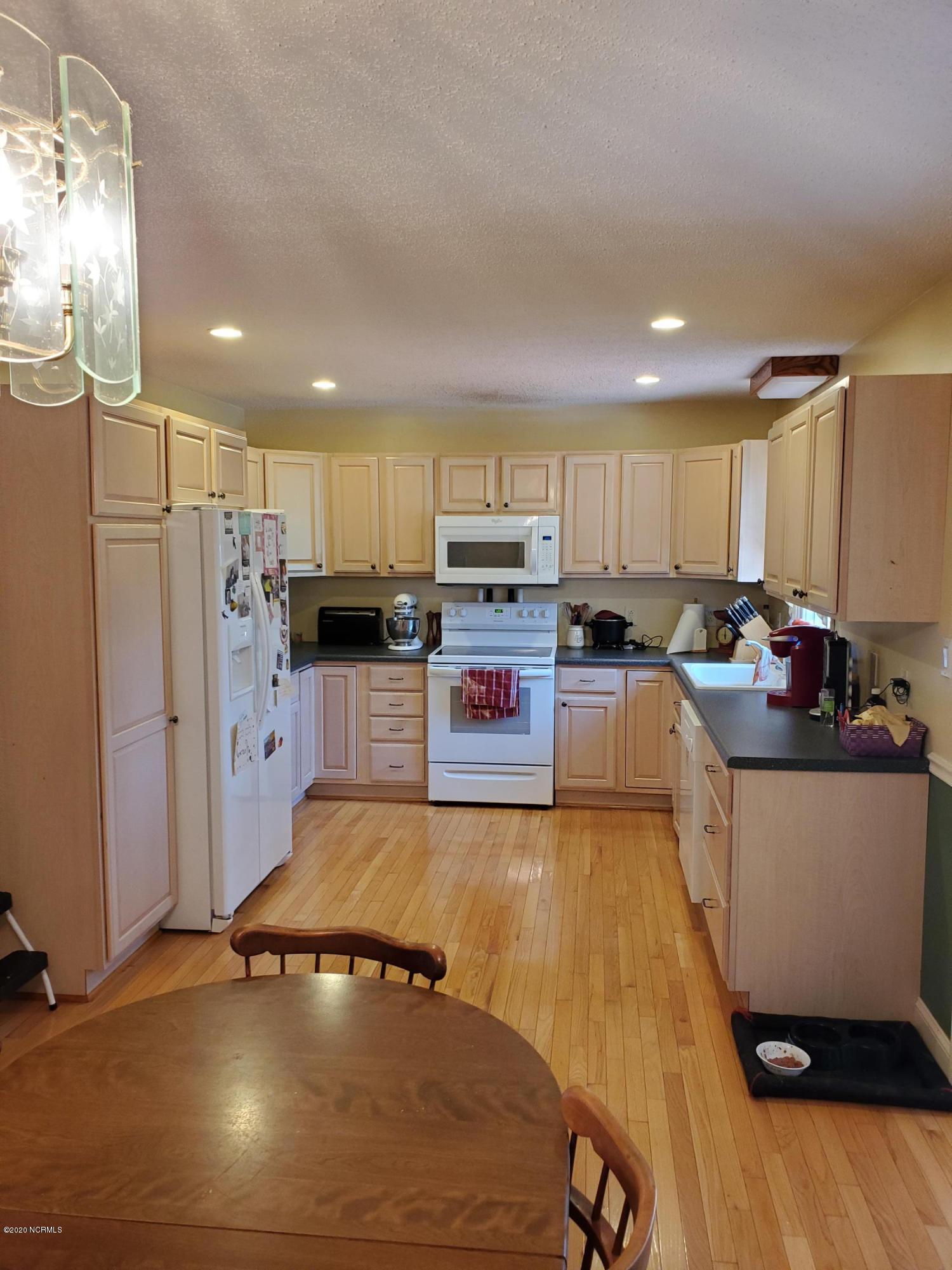 556 Possum Track Road Chocowinity, NC 27817 - Photo 29 of 57 030