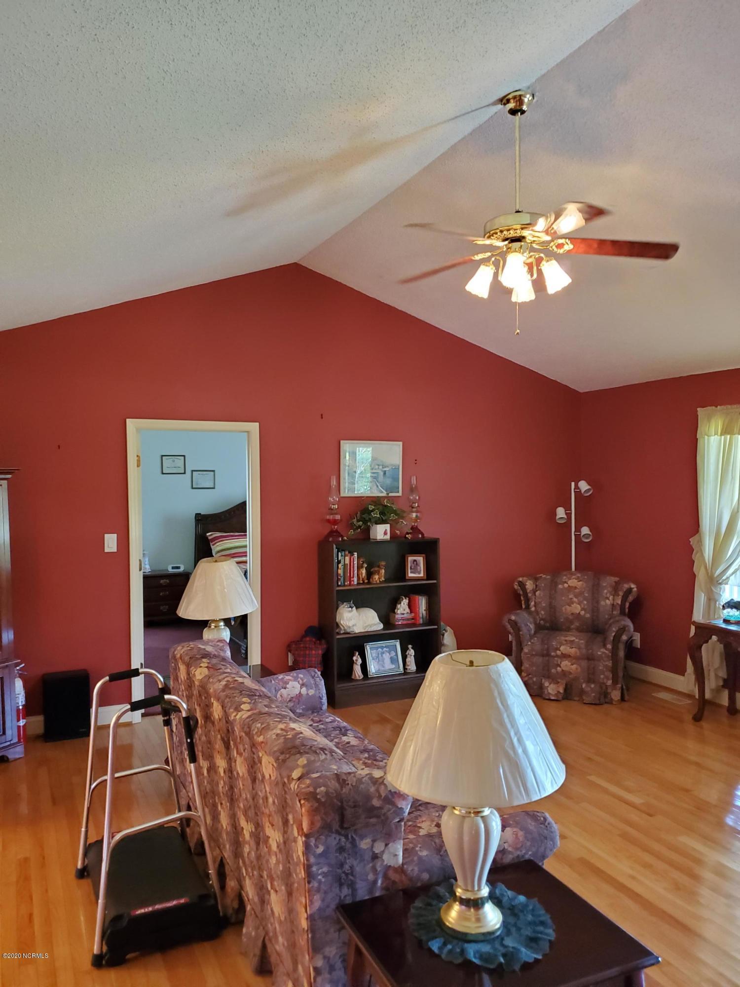556 Possum Track Road Chocowinity, NC 27817 - Photo 39 of 57 040