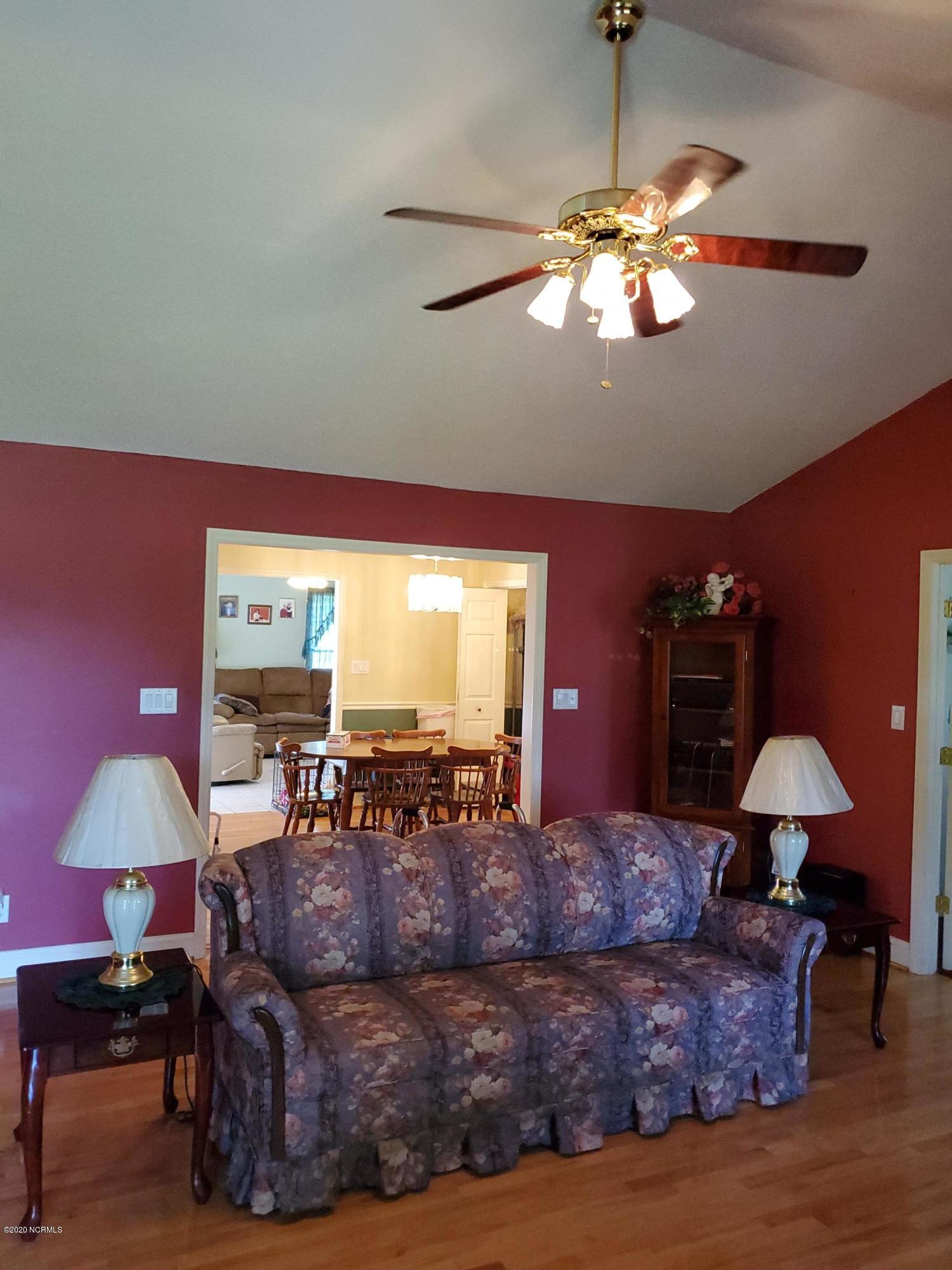 556 Possum Track Road Chocowinity, NC 27817 - Photo 41 of 57 042