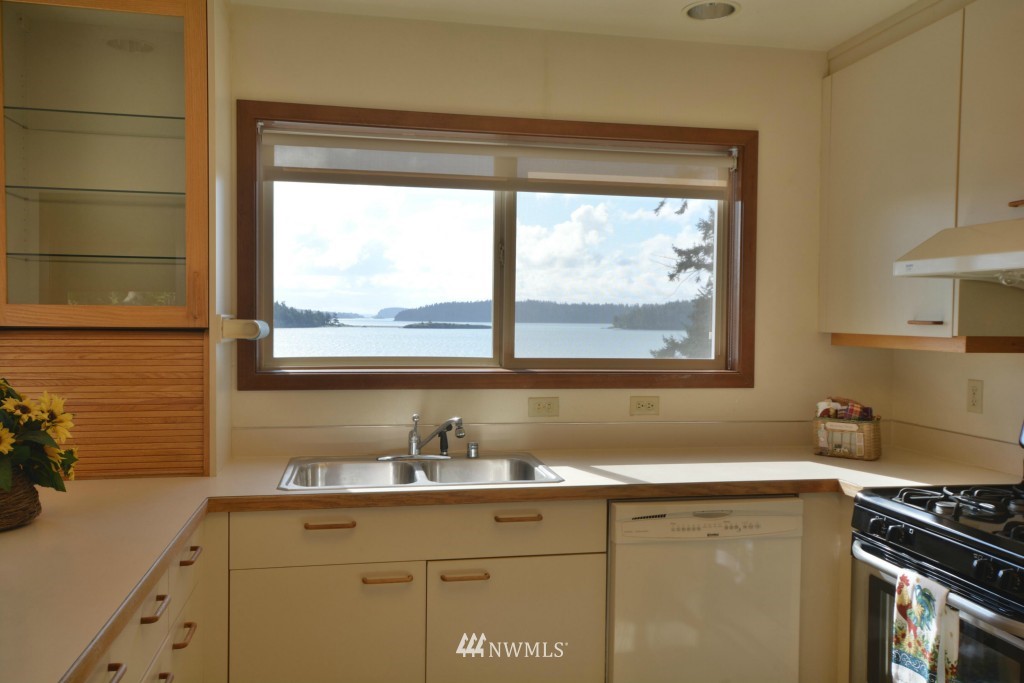 14781 Entner Road Anacortes, WA 98221 - Photo 6 of 25 Gallery Image 6
