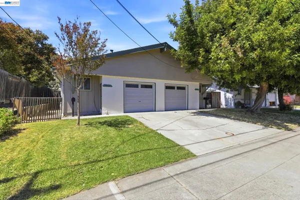 $1,199,888 | 7359-7361 Glenoaks Way, Dublin, CA 94568