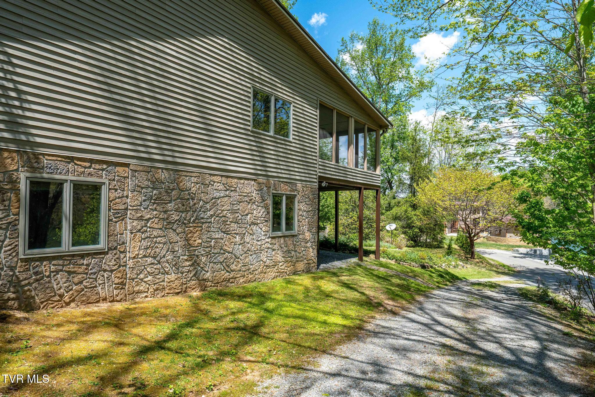 248 Cable Hollow Road Butler, TN 37640 - Photo 11 of 106 248 Cable Hollow Road (36 of 132)