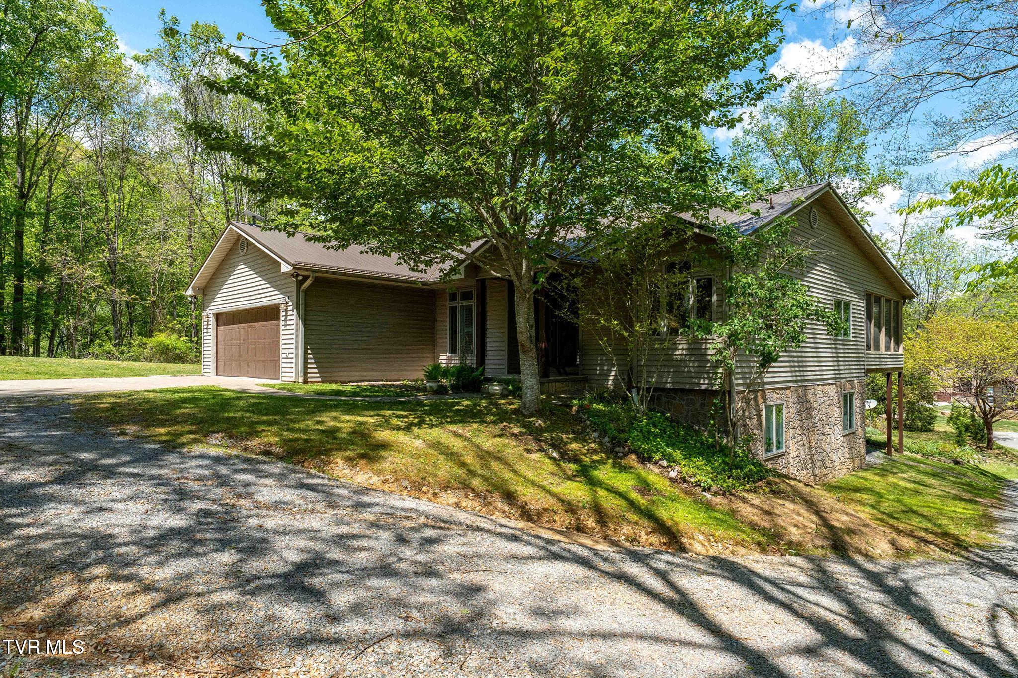 248 Cable Hollow Road Butler, TN 37640 - Photo 8 of 106 248 Cable Hollow Road (33 of 132)