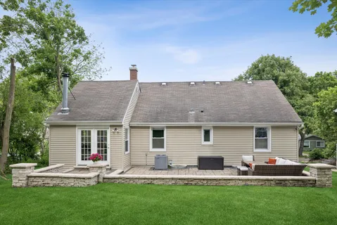 $600,000 | 304 Bryant Avenue, Glen Ellyn, IL 60137