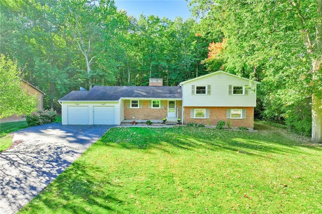 $418,000 | 785 John Glenn Boulevard, Webster, NY 14580