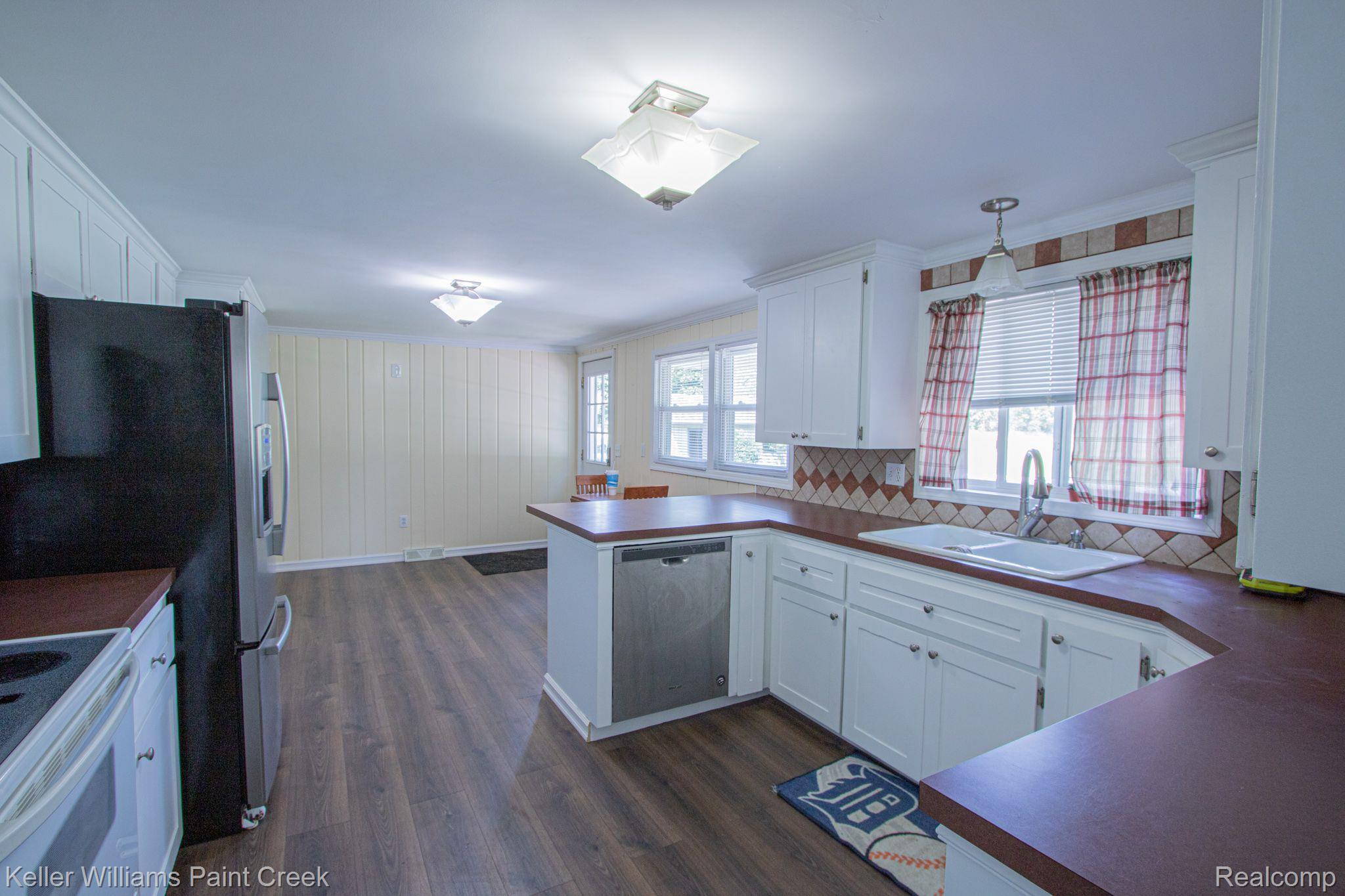 6604 Jefferson Road North Branch, MI 48461 - Photo 9 of 38