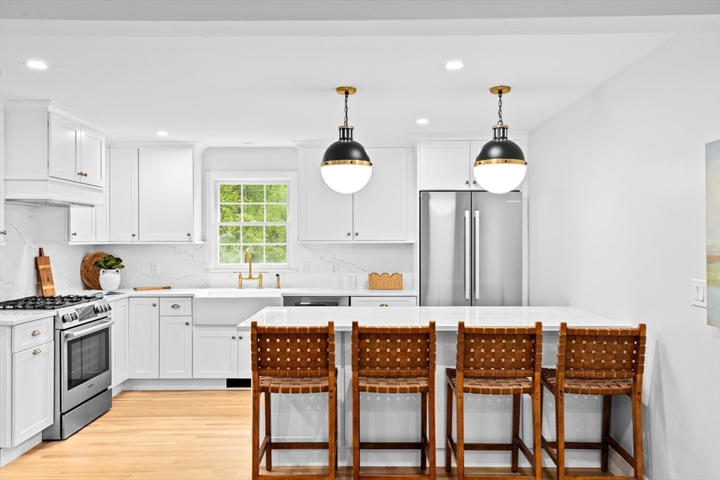 14 Spring Street Hingham, MA 02043 - Photo 4 of 28