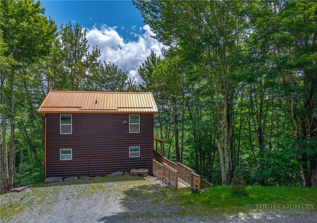 108 Windridge Road Beech Mountain, NC 28604 - Photo 3 of 49