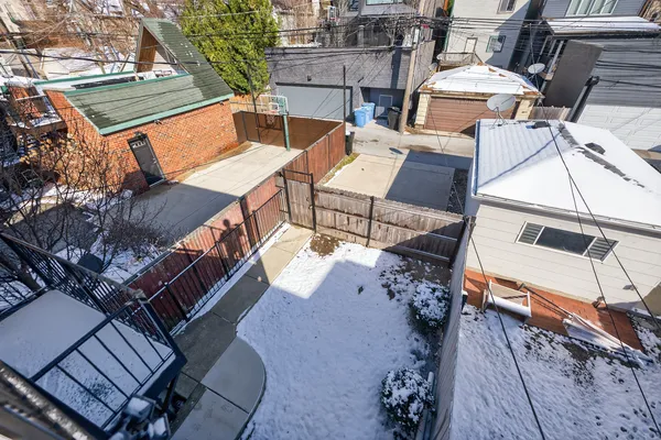 $985,000 | 1926 West Oakdale Avenue, Chicago, IL 60657