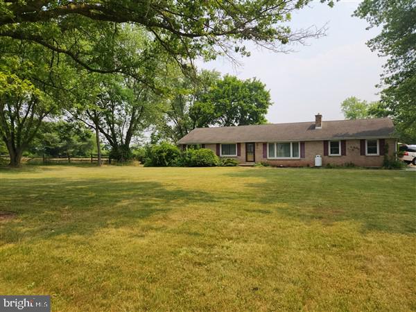 1351 Mapledale Road Elizabethtown, PA 17022 - Photo 3 of 38
