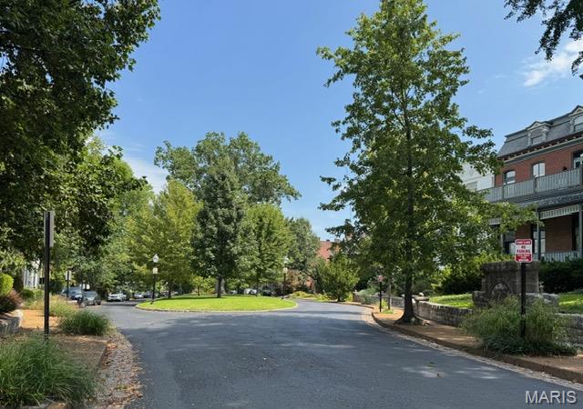 8 Benton Place St. Louis, MO 63104 - Photo 9 of 12