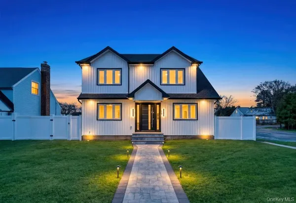 $1,229,999 | 28 South Elm Street, Hicksville, NY 11801