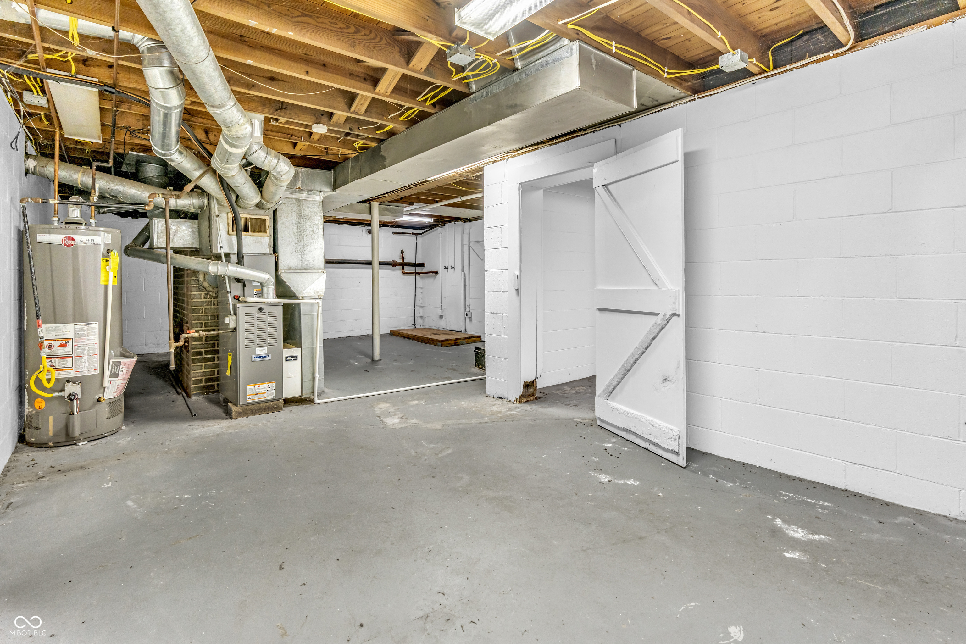 1243 East Thompson Road Indianapolis, IN 46227 - Photo 12 of 25 Gallery Image 12