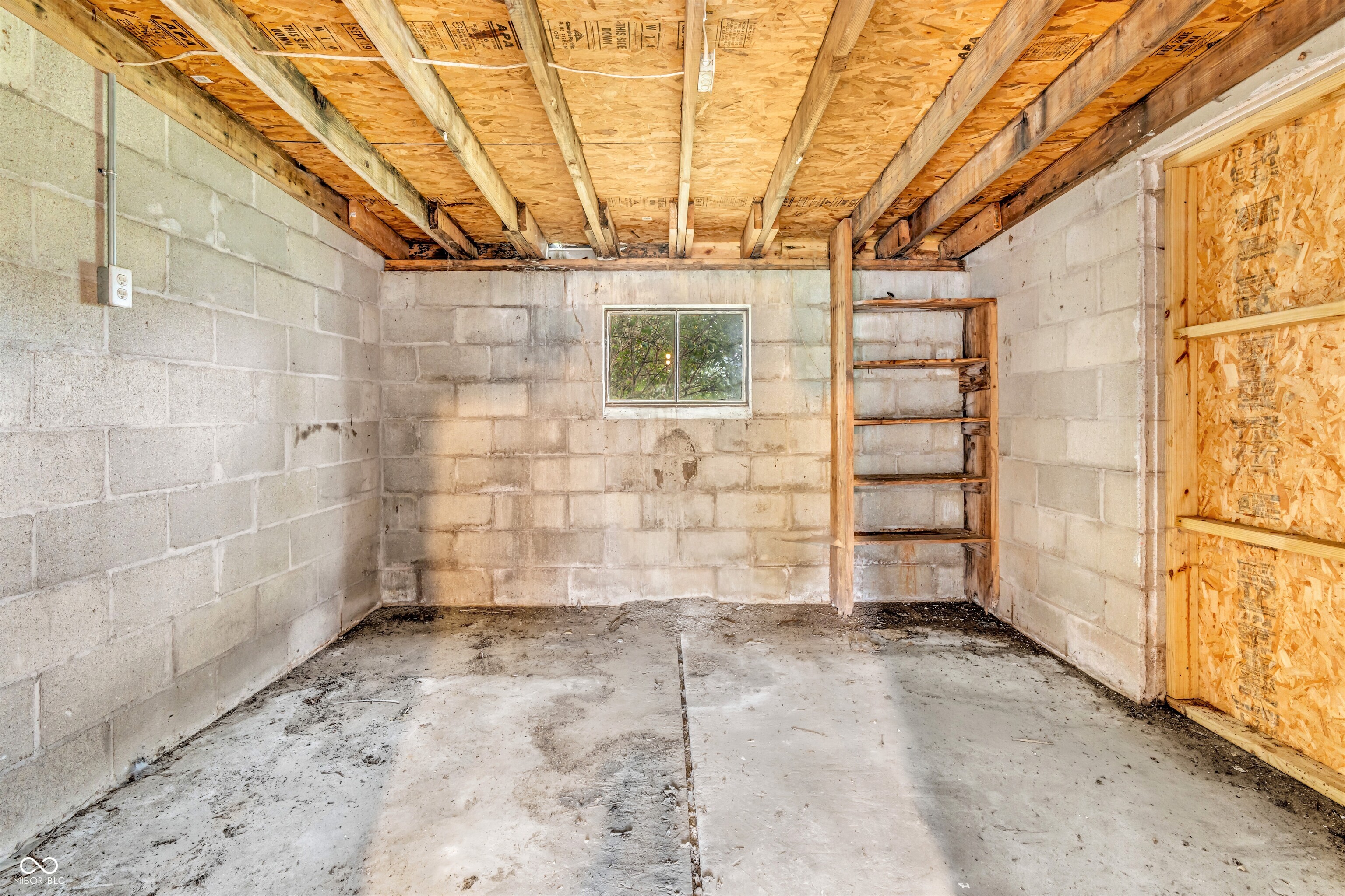 1243 East Thompson Road Indianapolis, IN 46227 - Photo 19 of 25 Gallery Image 19