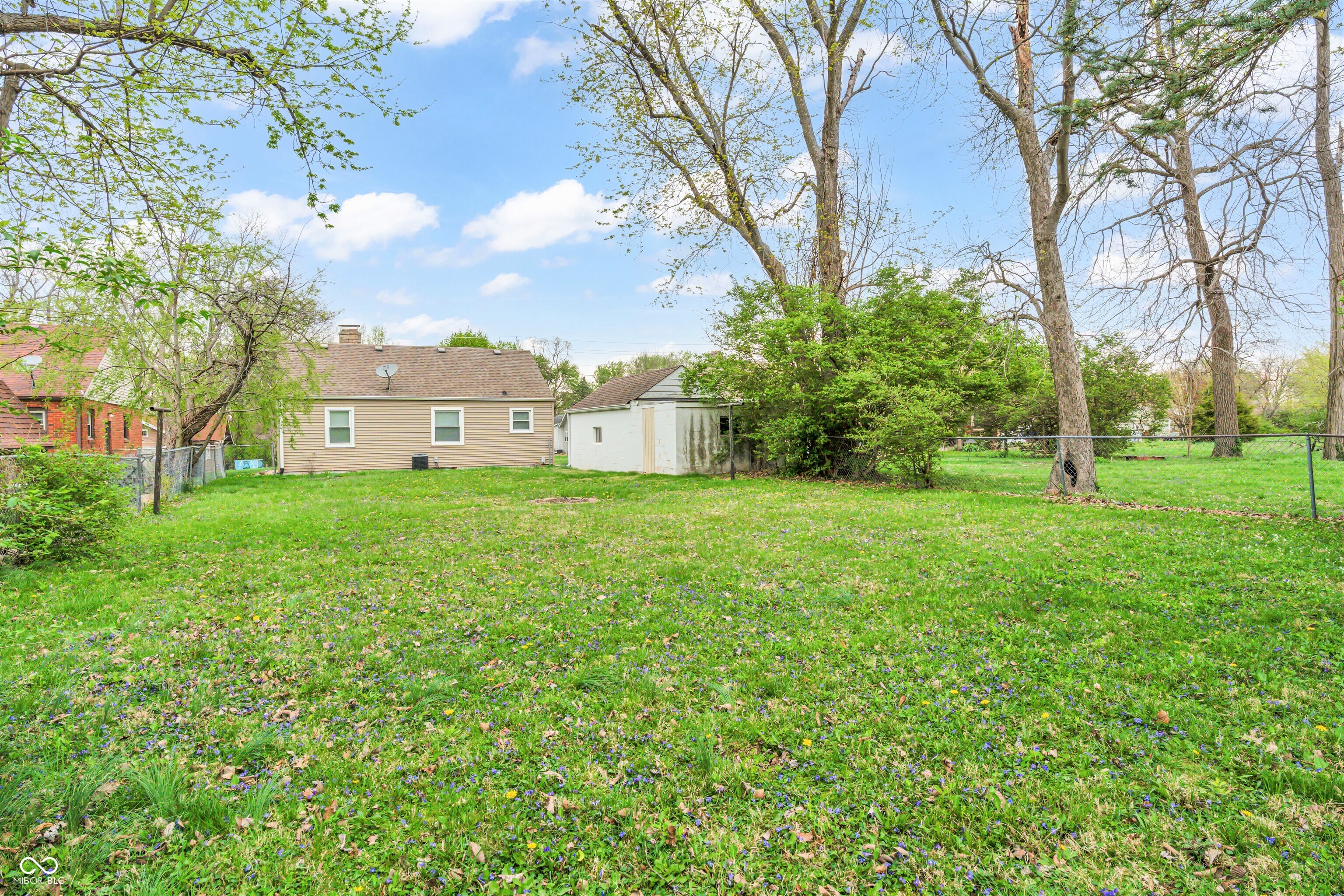 1243 East Thompson Road Indianapolis, IN 46227 - Photo 22 of 25 Gallery Image 22