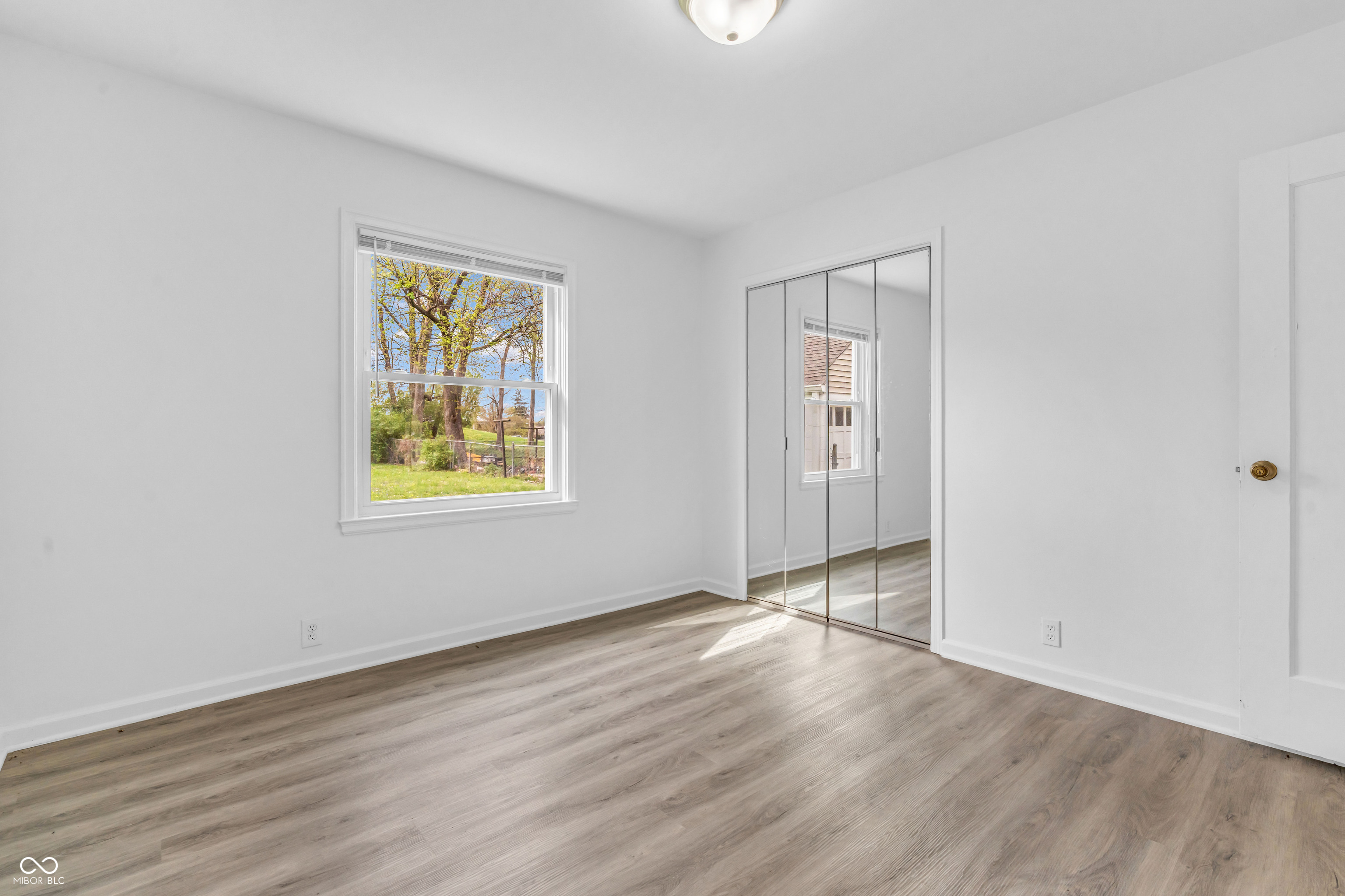 1243 East Thompson Road Indianapolis, IN 46227 - Photo 9 of 25 Gallery Image 9