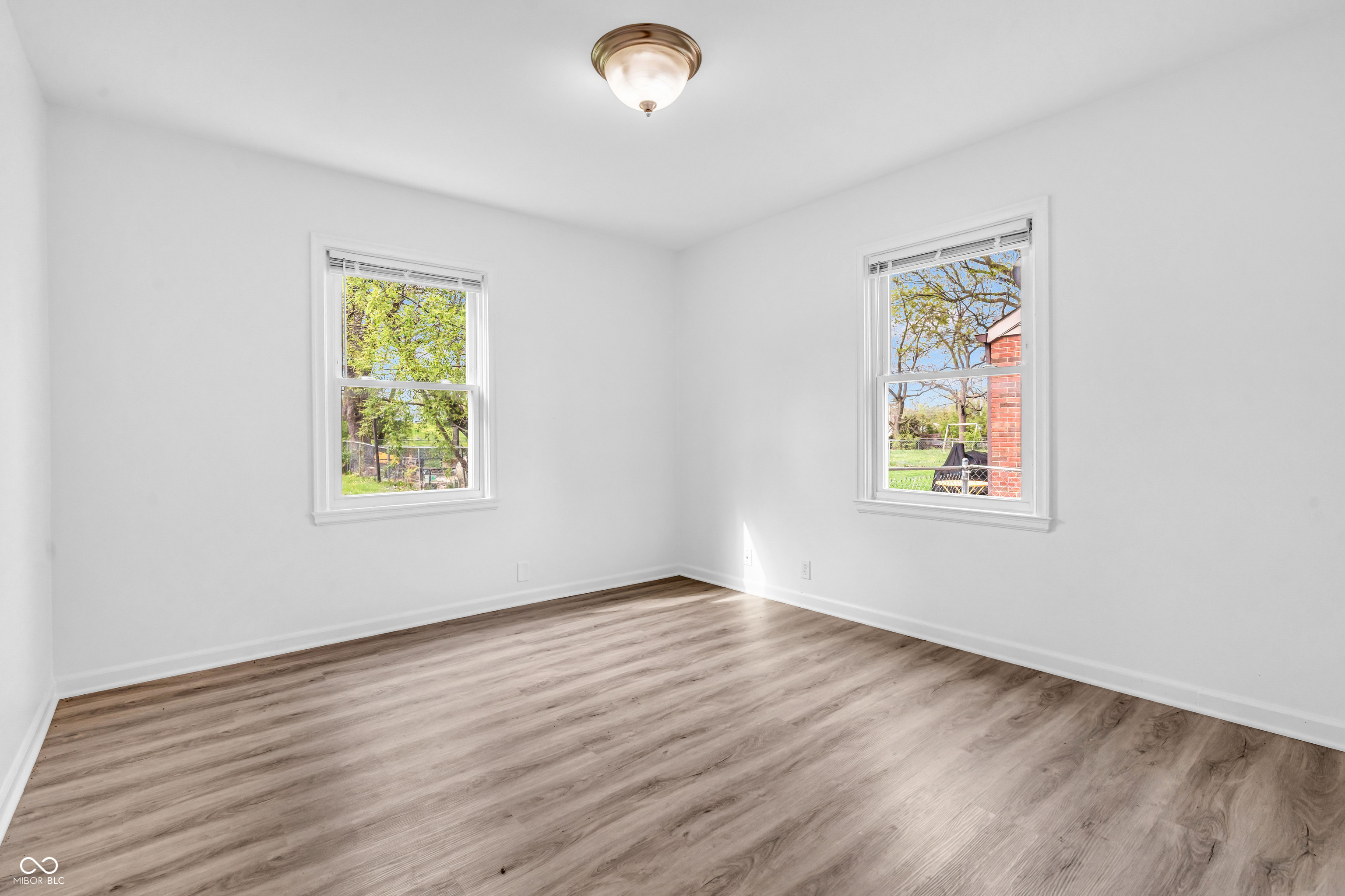 1243 East Thompson Road Indianapolis, IN 46227 - Photo 10 of 25 Gallery Image 10
