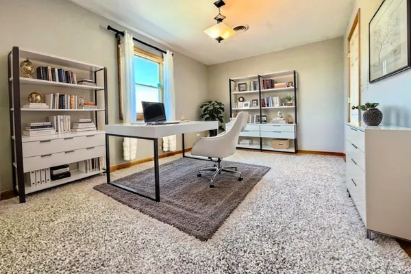 $497,500 | 410 West Sangamon Street, Fisher, IL 61843