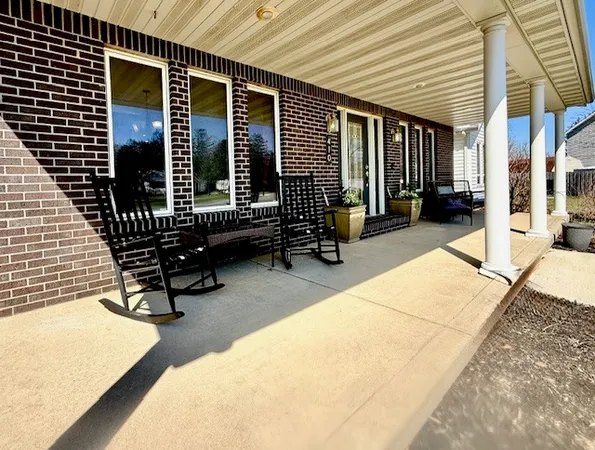 $497,500 | 410 West Sangamon Street, Fisher, IL 61843