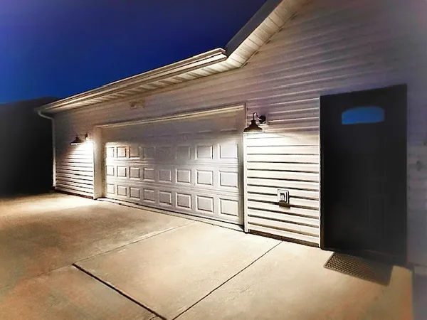 $497,500 | 410 West Sangamon Street, Fisher, IL 61843