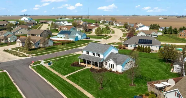 $497,500 | 410 West Sangamon Street, Fisher, IL 61843