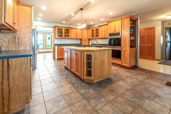 $497,500 | 410 West Sangamon Street, Fisher, IL 61843