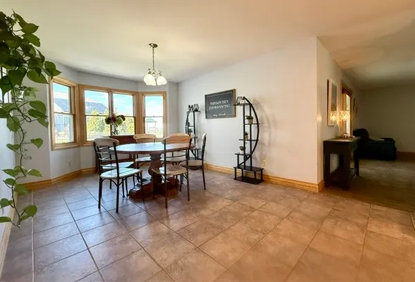 $497,500 | 410 West Sangamon Street, Fisher, IL 61843