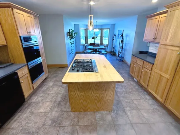 $497,500 | 410 West Sangamon Street, Fisher, IL 61843