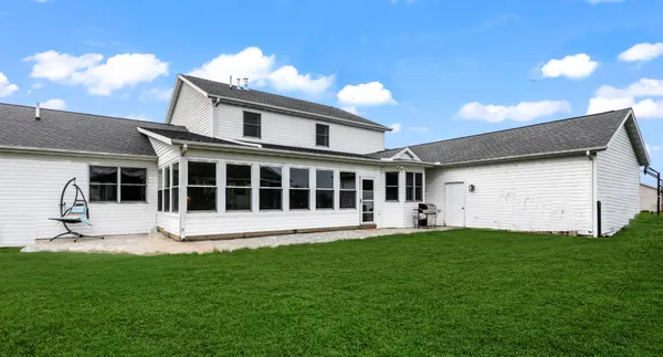 $497,500 | 410 West Sangamon Street, Fisher, IL 61843